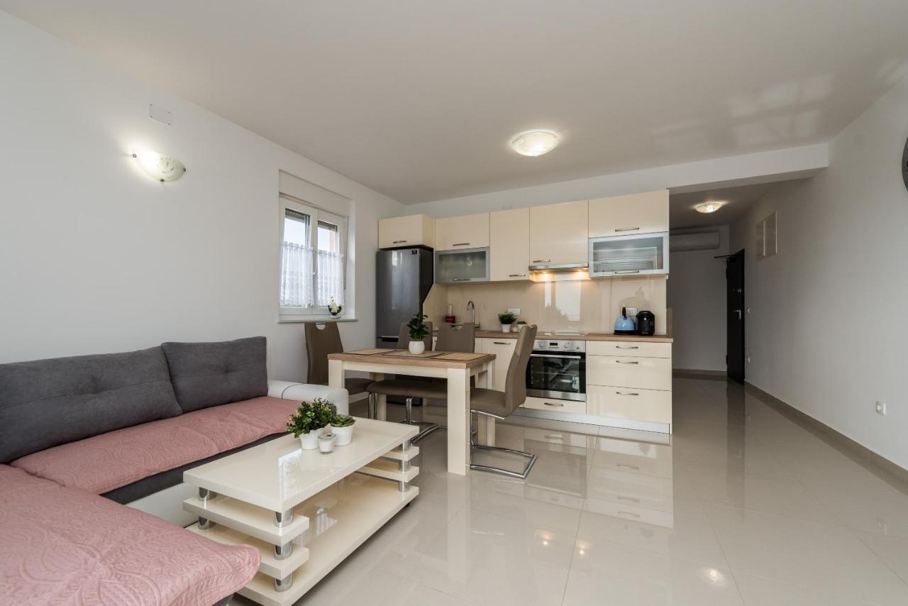 Zoran Brand New Modern Apartments ماندري المظهر الخارجي الصورة