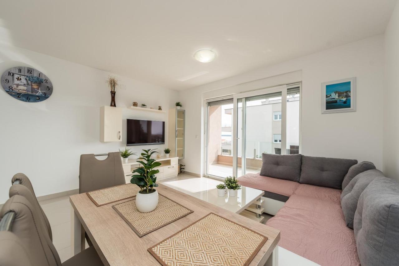 Zoran Brand New Modern Apartments ماندري المظهر الخارجي الصورة