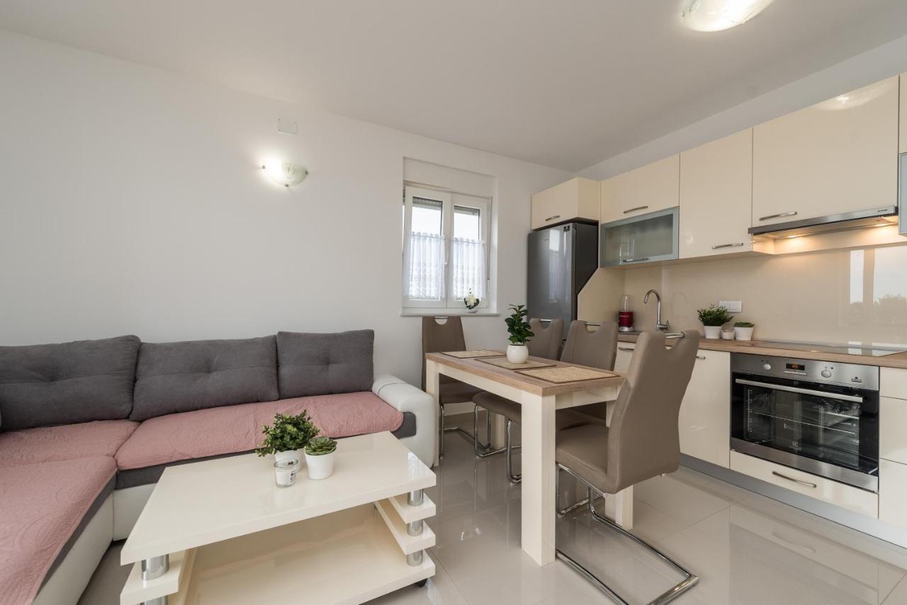 Zoran Brand New Modern Apartments ماندري المظهر الخارجي الصورة